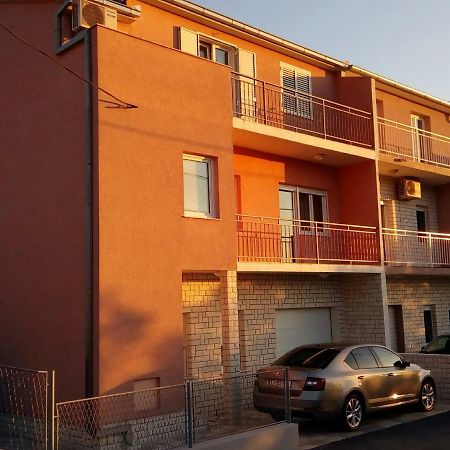 Apartment Sunce โปดสตรานา ภายนอก รูปภาพ