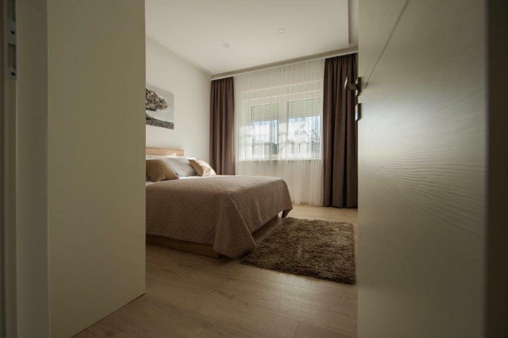 Apartment Sunce โปดสตรานา ภายนอก รูปภาพ