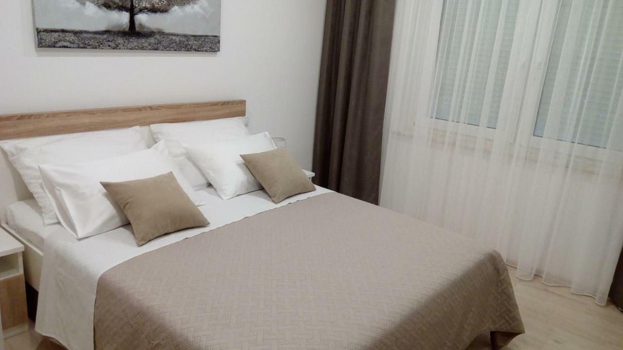 Apartment Sunce โปดสตรานา ภายนอก รูปภาพ
