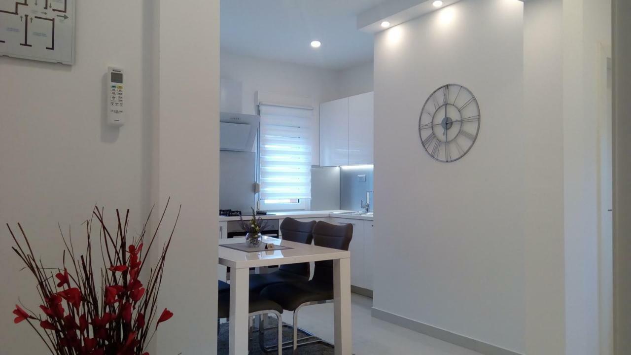 Apartment Sunce โปดสตรานา ภายนอก รูปภาพ